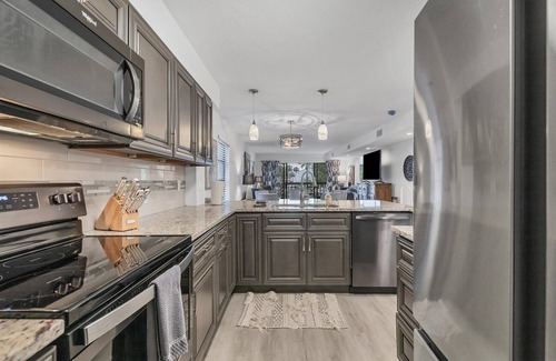 Siesta Key Condo | Waterfront 2-bedroom condo across from the beautiful Siesta Key Beach with AC