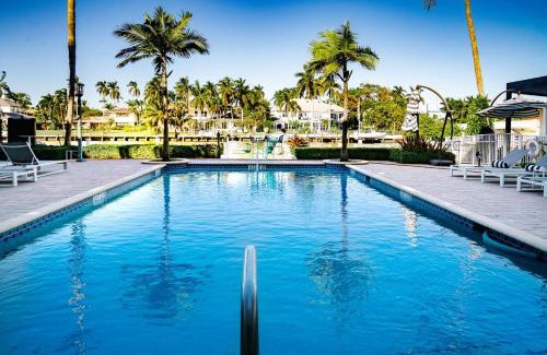 Boca Raton Apartment | Waterfront 2BR Escape - Pool, Gym & Balcony with Intracoastal Views