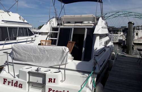 Fox Point Boat Rental | Waterfront 30´ Carver/Yatch rental Providence RI