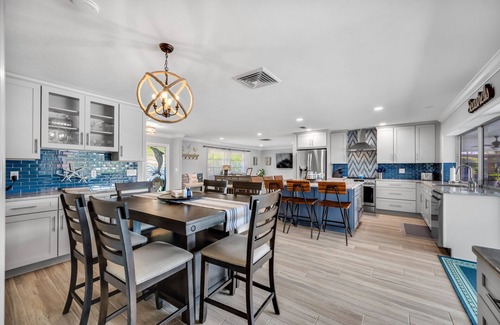 Bal Harbour House | Waterfront 3B/2BA private pool & private dock, free kayaks,