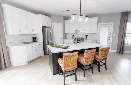 El Lago House | Waterfront 3br Seabrook Bay & Sunset Views!