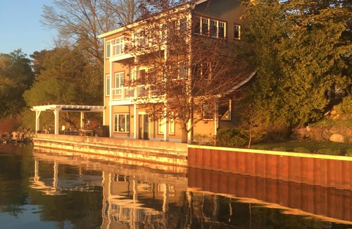 Suttons Bay House | Waterfront 4 bed/4 bath in the heart of wine country. Reduced May 15 & 22 wknd