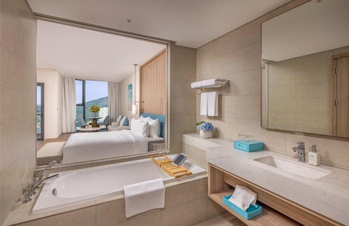 Bai Chay Apartment | Waterfront A La Carte Residence