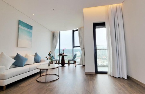 Bai Chay Apartment | Waterfront A La Carte Residence