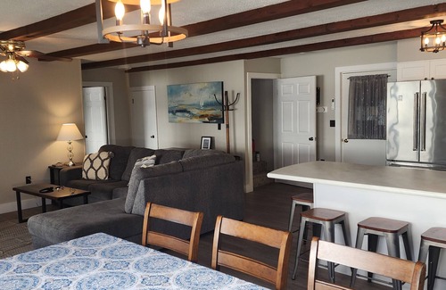 Arcadia House | Waterfront, AC, Newly Remodeled, Kayaks, 4 SUP, Rowboats