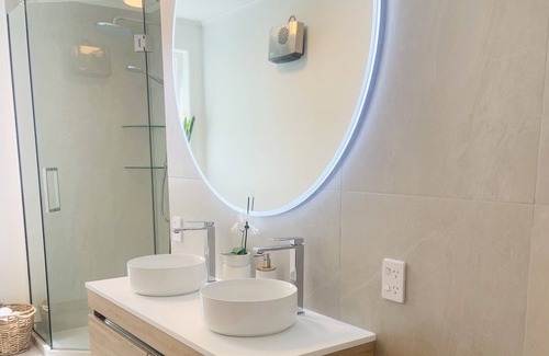 Stepneyville Apartment | Waterfront apartment with stunning views of Nelson Harbor.