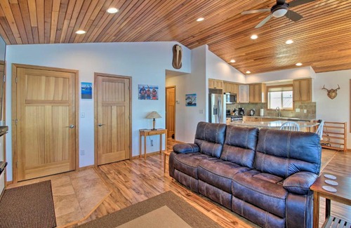 Craig Apartment | Waterfront Apt with Mtn View, Walk Into Town!