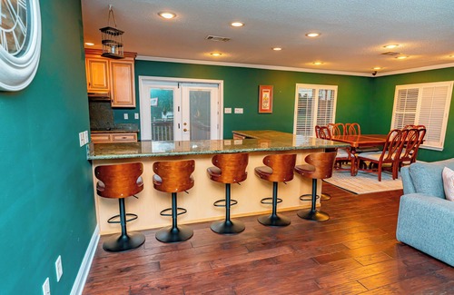 Slidell House | Waterfront! Artlive Residence.
