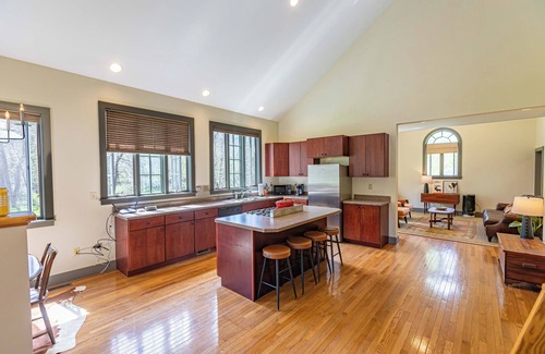 Arlington House | Waterfront Battenkill Cottage Retreat