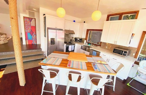 Hoodsport House | Waterfront beach house 3 minute walk to town.