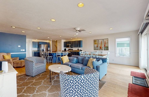 Macatawa House | Waterfront beach house, BBQ grill, gorgeous sunset views, fireplace, wifi