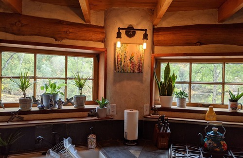 Sonora Cottage | Waterfront Birds Nest Magical Dog friendly