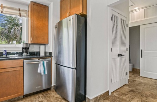 Bay St Louis House | Waterfront Bliss in Bay St. Louis| Sleeps 4 | Private Pool | Bay Views!