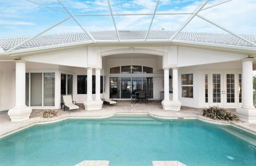Pelican House | Waterfront Bliss Retreat Sailboat Access and Heated Pool