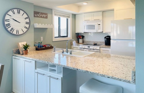 Pensacola Beach House | Waterfront, boat-friendly townhome with shared pool