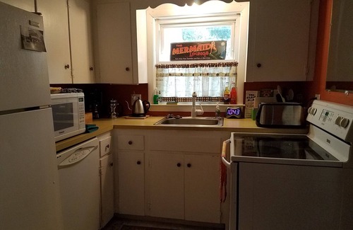Quincy Apartment | Waterfront. Boston & island views. Kayaks onsite. Last minute.9/13-16 20% off.
