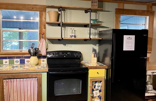 Guntersville Cabin | Waterfront Cabin! Fisherman’s Paradise! Pet Friendly! Slew on Main Channel!