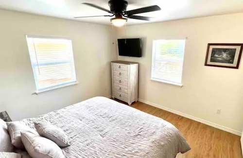Hardy Cabin | Waterfront cabin on Spring River!