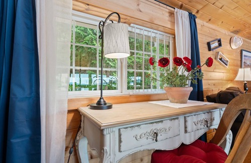 Shelton House | Waterfront, cabin- style home with breathtaking views of Skookum Inlet.