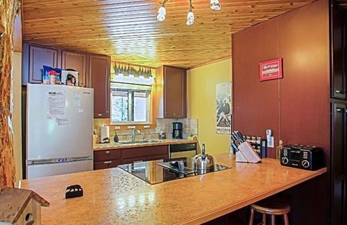 Paradise Estates Cabin | Waterfront cabin w/hot tub, fireplace, WiFi, pool table & BBQ. Family-friendly.