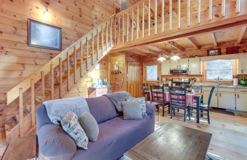 Ellijay House | Waterfront Cabin with Beautiful River View and Hot Tub
