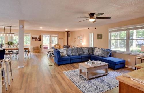 Wiley House | Waterfront CasAbella Cottage with Kayaks and Fishing