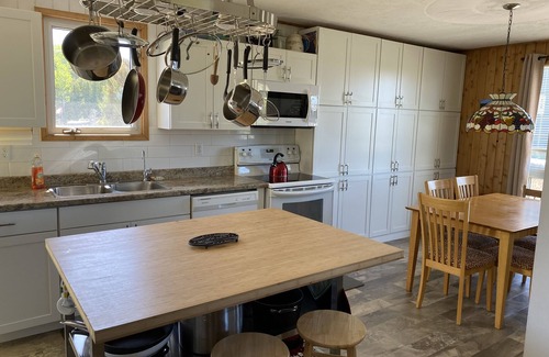Stokes Bay House | ☀️ Waterfront Chalet with Boat Ramp, Dock and Access to Lake Huron! 💦