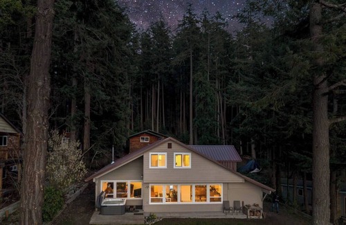 Camano Island Ski Chalet | Waterfront Chalet Wildlife Watching