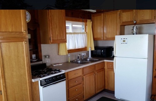 Houghton Lake Cottage | Waterfront Charmer!