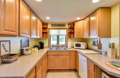 Mayville Cottage | Waterfront Chautauqua Lake Retreat: Dock, Kayaks!