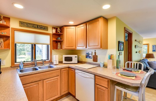 Mayville Cottage | Waterfront Chautauqua Lake Retreat: Dock, Kayaks!