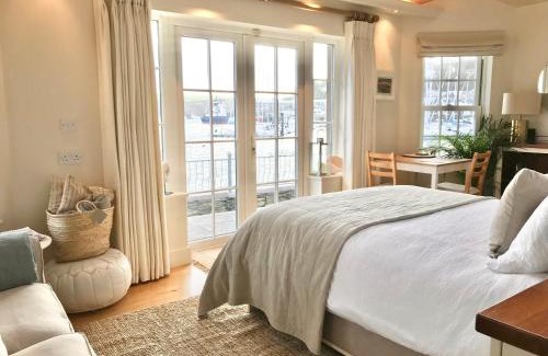Kinsale House | Waterfront Chic Studio