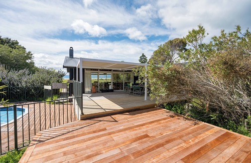 Mapua House | Waterfront Classic Kiwi Bach