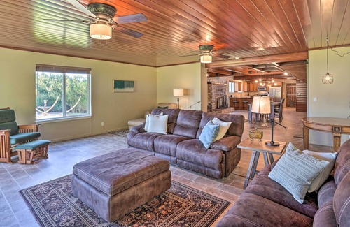 Clearlake House | Waterfront Clearlake Retreat w/ Dock & Kayaks