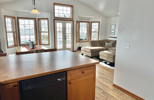 Orondo Cabin | Waterfront Community. Family-Friendly w/Boat Launch, Pool, Pickleball and Beach
