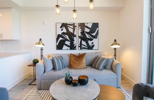 North Trail Condo | Waterfront, Community Pool, Sea La Vie