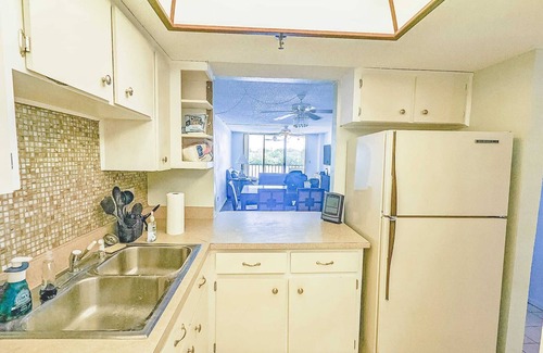 Sunset Reef Condo | WATERFRONT CONDO-POOL-MINS FROM BEACH/WATER SPORTS