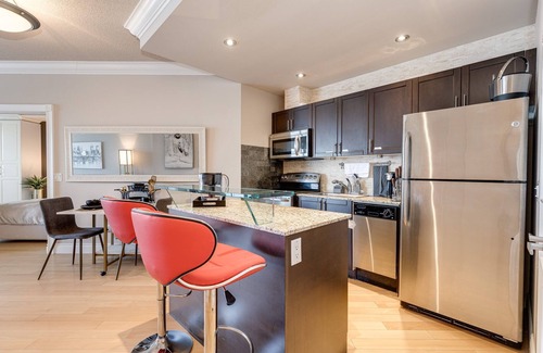 Central Waterfront Condo | Waterfront Condo at Prime Harbourfront Location