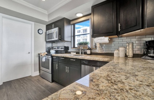 Lantana Condo | Waterfront condo & boat dock at the Heart of Palm Beach
