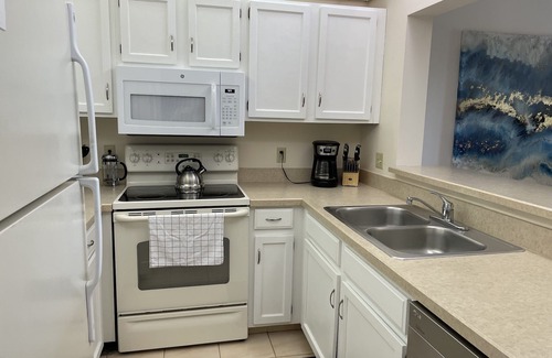 Old Naples Condo | Waterfront Condo close to fabulous 5th Avenue