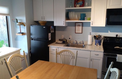 Beaufort Condo | Waterfront Condo Conveniently Located to MCRD Beaufort and Port Royal