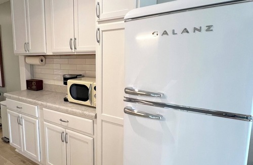 North Shore Condo | Waterfront Condo!