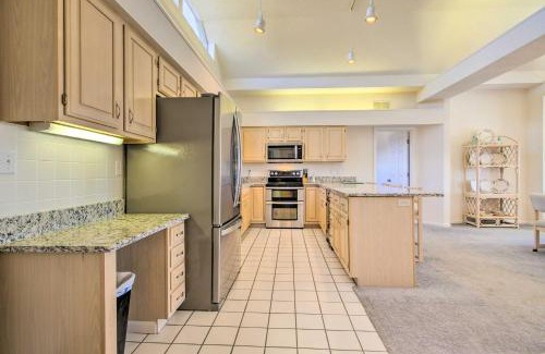 Lake Ozark Apartment | Waterfront Condo with Resort Perks in Lake Ozark!