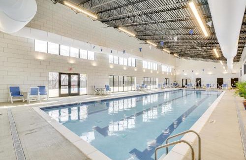 Village of Four Seasons Apartment | Waterfront Condo with Pool on Lake of the Ozarks