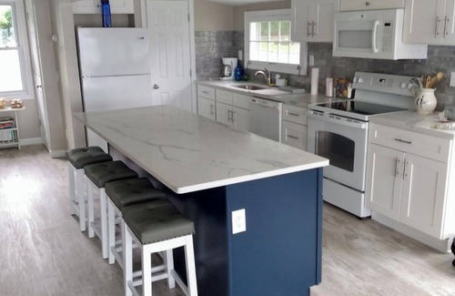Portsmouth House | Waterfront Cottage, Completely Renovated. Beautiful Views of Narragansett Bay.