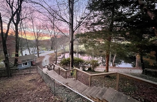 Franklin Cottage | Waterfront Cottage on Pond -Fishing- Game Room 4 miles to downtown Franklin, NC