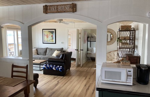 Penn Yan Cottage | Waterfront Cottage on Keuka Lake near Penn Yan