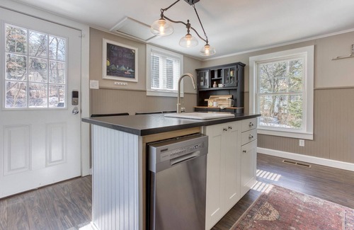 Berkshire House | Waterfront Cottage Retreat By Evergreen Home