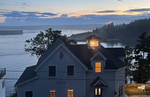 Georgetown Cottage | Waterfront Cottage, Stunning Master BDR with Balcony, 3 full baths, Scenic views