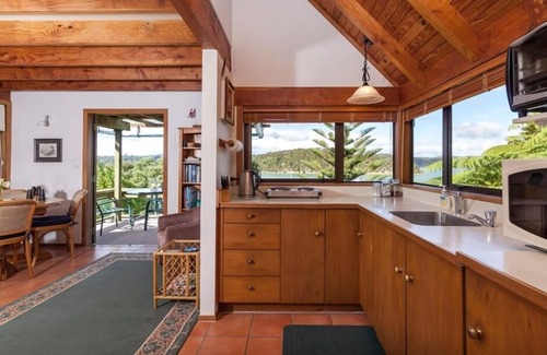 Russell House | Waterfront cottage, Te Wahapu Bay, Russell.